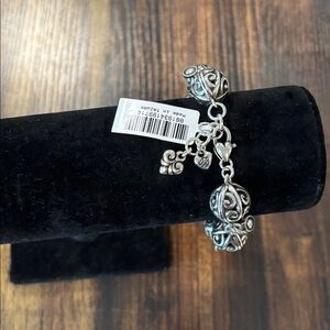 Bracelet ❤️ NWT 
 Silver with black inlay